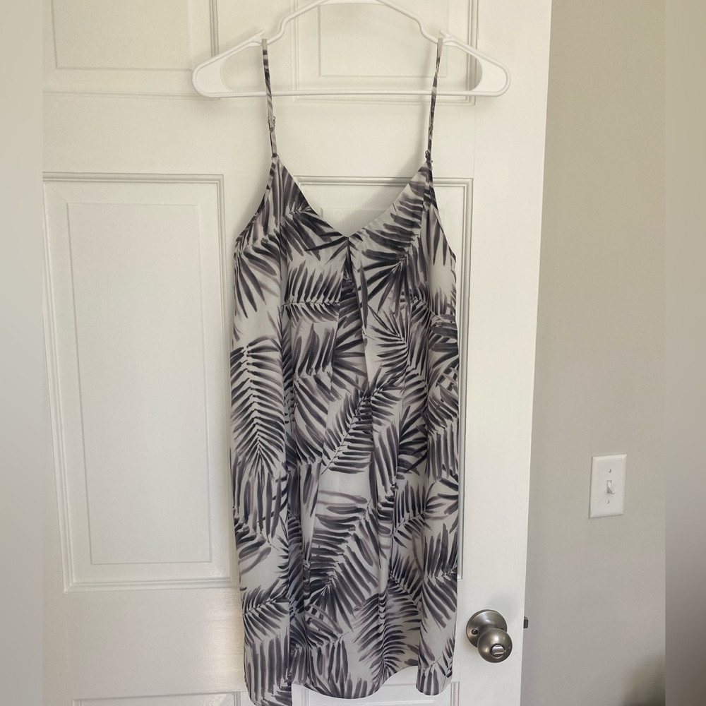 Sam Edelman gray and white palm leaf print dress